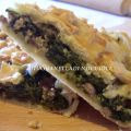 Rustica di spinaci, gorgonzola e salsiccia