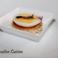 Crostino con salsa al peperone, uovo e fiori[...]