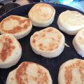 Uova in camicia su english muffin con crema al[...]