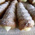 Cannoncini di sfoglia con crema pasticcera