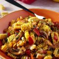 Fusilli con peperoni e calamaretti