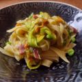 Tagliatelle con piselli e fiori di zucca