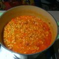 Zuppa di orzo con pomodoro ed erba cipollina