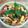 Oro verde:Mezze penne menta,zucchine,pomodorini.