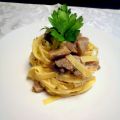 NIDI DI TAGLIATELLE CON FUNGHI PORCINI IN SALSA[...]