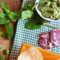 Cialde di parmigiano con patè di fave e piselli