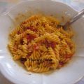 FUSILLI POMODORINI E PANCETTA