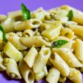 PENNE AL PESTO, PISELLI E PATATE