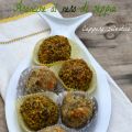 Arancine nere con seppie e pistacchi