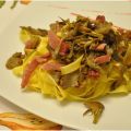 Tagliatelle con carciofi croccanti e speck