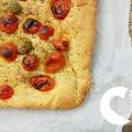 FOCACCIA BARESE SOTTILE CON POMODORINI E[...]