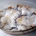 Cobbler di pesche sciroppate e amaretti