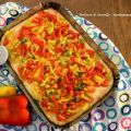 Pizza di semola in teglia con peperoni e[...]