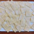 Quadretti di pasta rosso d'uovo, vino bianco,[...]