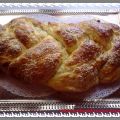 Treccia di pasta briosche al parmigiano