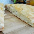 Focaccia ripiena al prosciutto e mozzarella