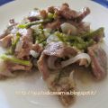Tacchino con cipolle e asparagi