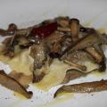 Raviolo con salsiccia e tuorlo d’uovo fluido[...]