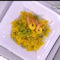 Farfalle con gamberi, fave e piselli