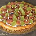 Torta salata autunnale con fichi ed uva