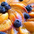 Crostata di albicocche e mirtilli
