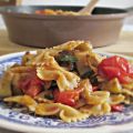 FARFALLE INTEGRALI CON MELANZANE, POMODORI E[...]