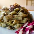 Tagliatelle funghi, radicchio e noci