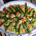 Insalata di quinoa con asparagi e code di[...]