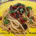 PASTA CON POMODORI SECCHI, OLIVE, CAPPERI E[...]