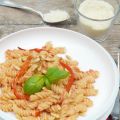 Pasta antica con pesto di peperoni