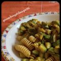 Fusilli con zucchine e curry