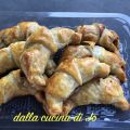 Cornetti di sfoglia con datterini confit e[...]