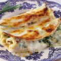 Crespelle farcite con spinaci e toma.