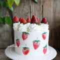 Torta fragolina (chiffon cake, frosting e[...]