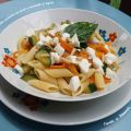 Mezze penne alla crudaiola con pinoli e[...]