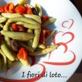 Foglie di olivo con pomodorini acciughe e olive[...]