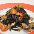 TAGLIOLINI AL NERO DI SEPPIA, VONGOLE E BOTTARGA