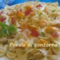 Insalata di farfalle surimi e gamberetti