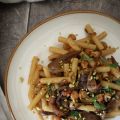 Pasta con ceci, melanzane e pistacchi