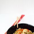 Noodles di grano piccanti alle verdure e[...]