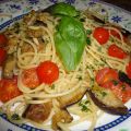 SPAGHETTI ACCIUGHE E MELANZANE
