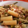Mix di pasta agli asparagi e mandorle