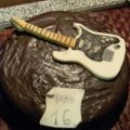 Torta strepitosa con chitarra elettrica