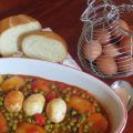 Uova con patate e piselli