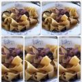 Tagliatelle con radicchio e salsiccia.