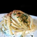 SPAGHETTONI AGLIO, OLIO, COLATURA DI ALICI E[...]