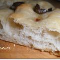 FOCACCIA ALLE OLIVE PICCANTI