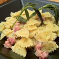 Farfalle con Pesto alla Salvia