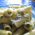 TORTIGLIONI AGLI ASPARAGI, SALSICCIA E ALICI[...]