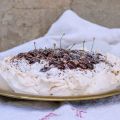 PAVLOVA BLACK FOREST: CILIEGIE E CIOCCOLATO PER[...]